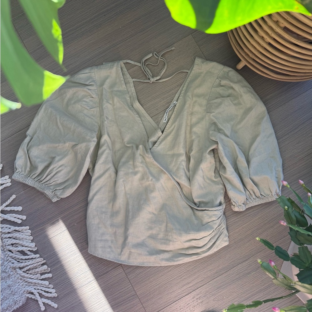 Abercrombie & Fitch Wrap Puff Sleeve Crop Top